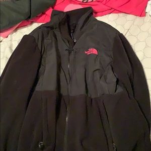 Women’s black north face